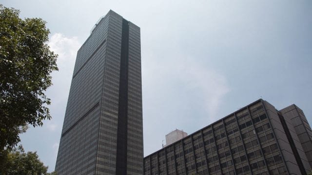 CRE otorga permiso a Pemex para generar electricidad