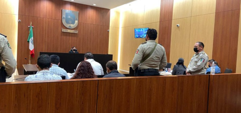 Sicarios sorprendieron a Teresa Vega saliendo de su casa, con su pequeña hija en brazos