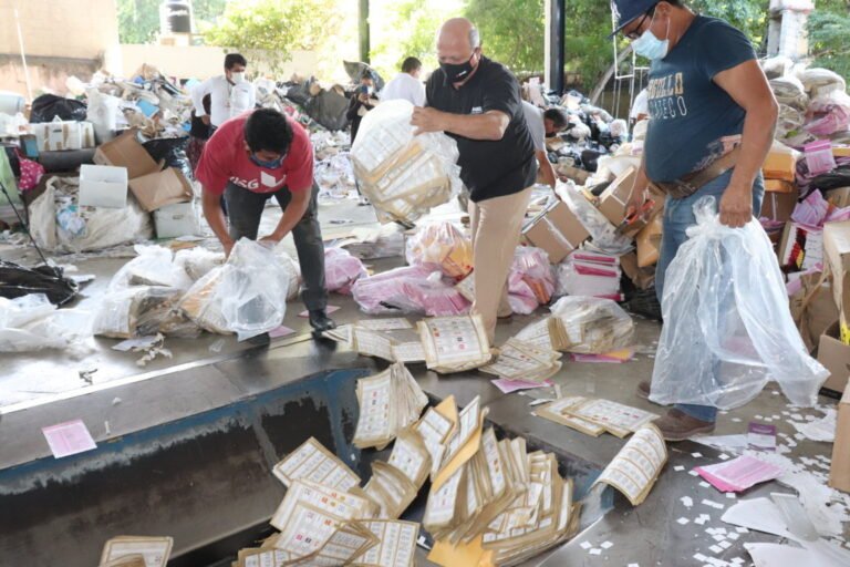 INE Yucatán destruye 23.5 toneladas de documentación del proceso electoral 2020-2021
