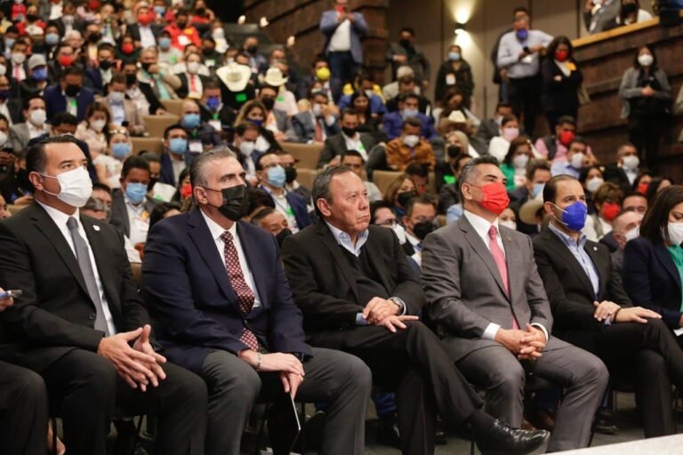 Renán Barrera participa en foro para construir una alternativa de presupuesto para los municipios