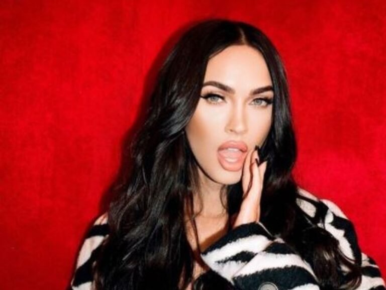 Captan a Megan Fox de paseo en moto por calles de Tulum