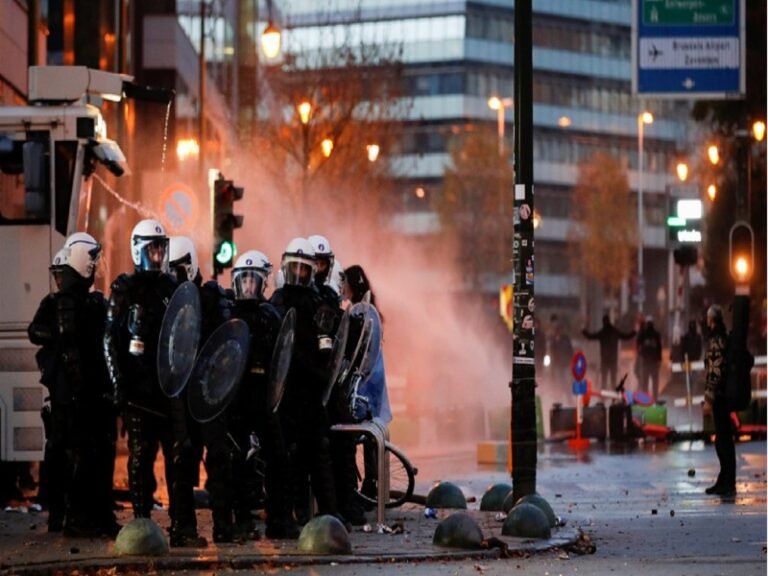 Bruselas se manifiesta por las medidas contra COVID-19