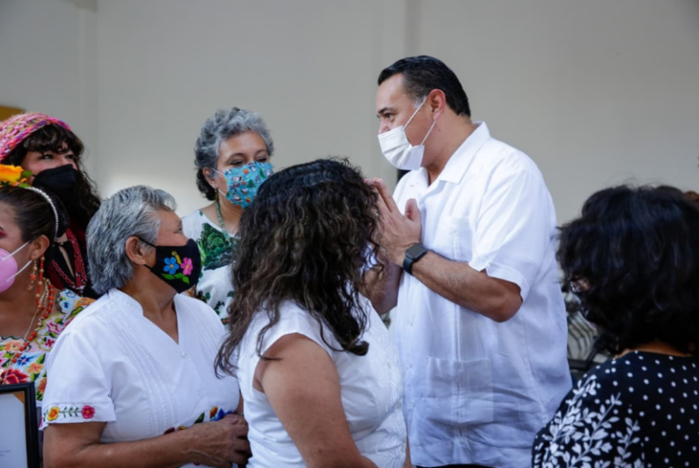 Renán Barrera reconoce la respuesta de la sociedad meridana para con grupos vulnerables