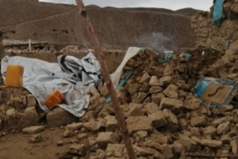 Sismo de magnitud 5.3 sacude Afganistán; hay al menos 12 muertos