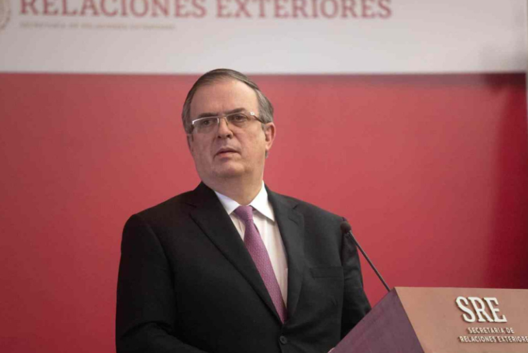 Marcelo Ebrard reporta explosión en edificio contiguo de embajada de México en Ucrania