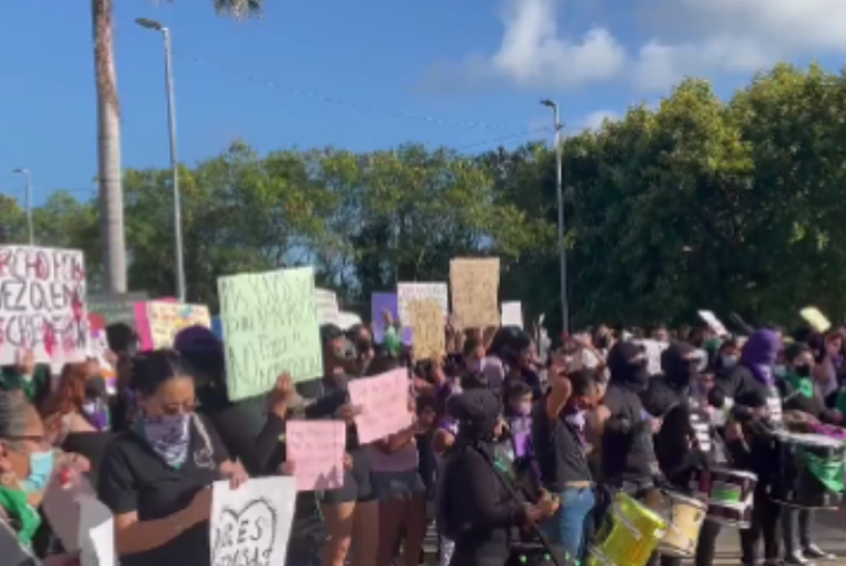 Inician marcha por el 8M en Cancún, Quintana Roo
