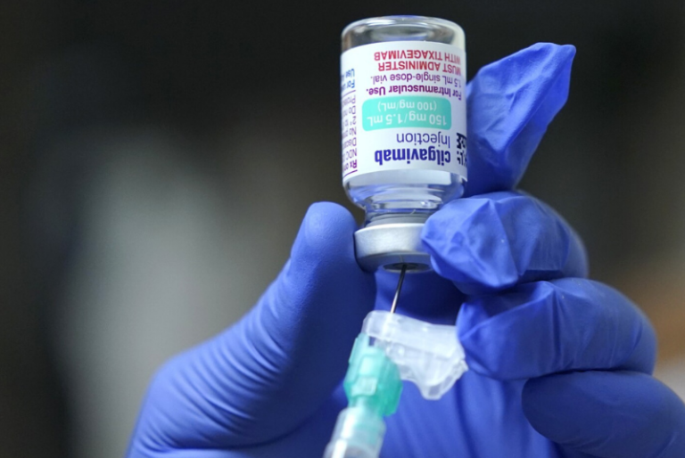 Europa autoriza uso de emergencia de Evusheld, medicamento contra COVID-19