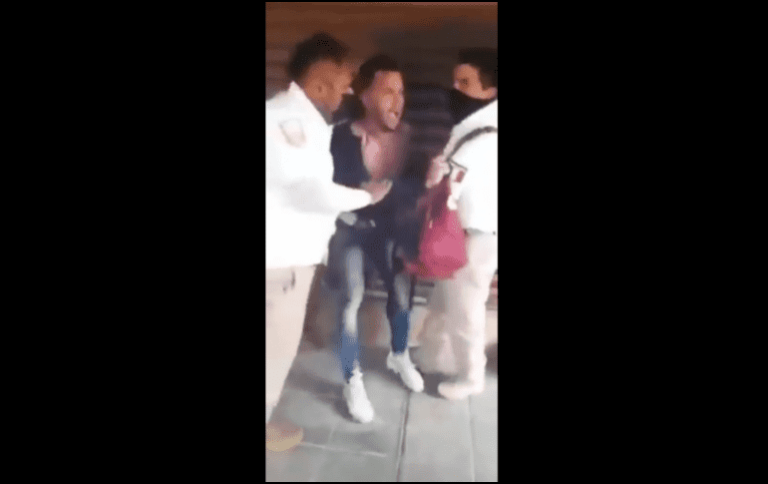 Investigan video de migrante sometido con descargas eléctricas en Chiapas