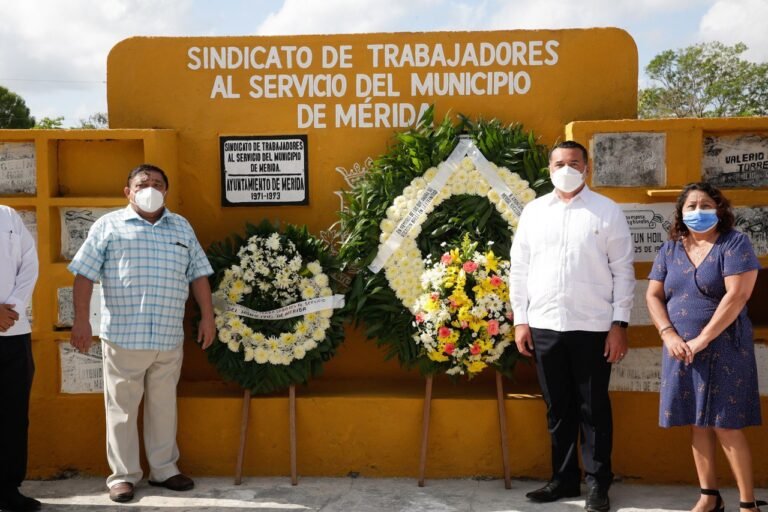 Renán Barrera Concha rinde tributo a las empleadas y empleados que cumplieron en hacer una mejor ciudad