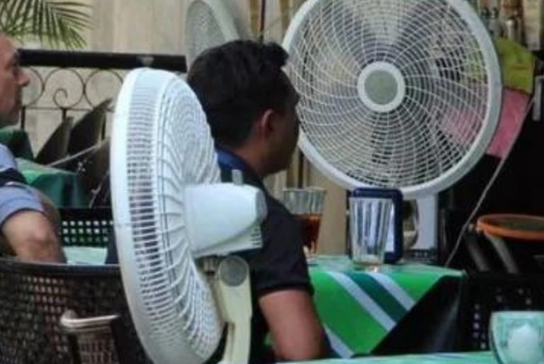 Así puedes ahorrar luz con tus ventiladores y aire acondicionado en temporada de calor