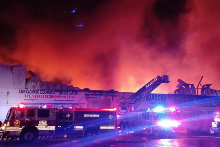 Incendio en cuatro bodegas de Plan de Ayala Sur no deja lesionados