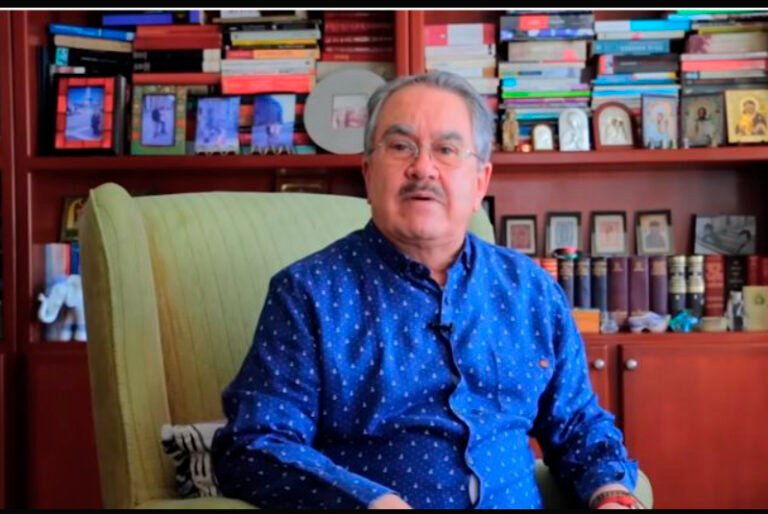 Hospitalizan al conductor de espectáculos Pedro Sola