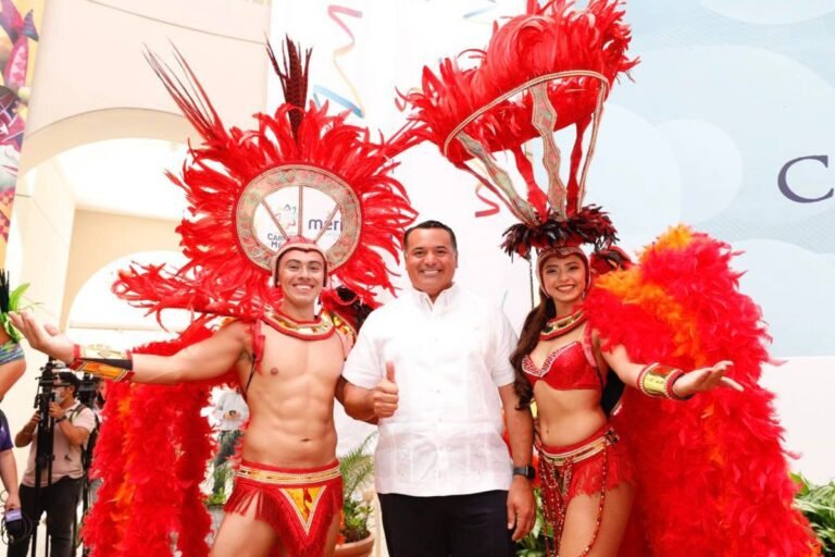 Renán Barrera presenta el programa de actividades rumbo al Carnaval de Mérida 2023
