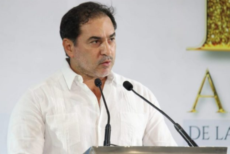 Julián Zacarías, desvergonzado alcalde de cuello blanco envuelto en fraude con viviendas