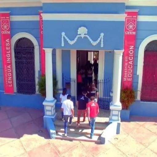 ESTUDIANTE DE COLEGIO EN MÉRIDA METE UNA  PISTOLA A LA ESCUELA Y AMENAZA A SUS COMPAÑEROS