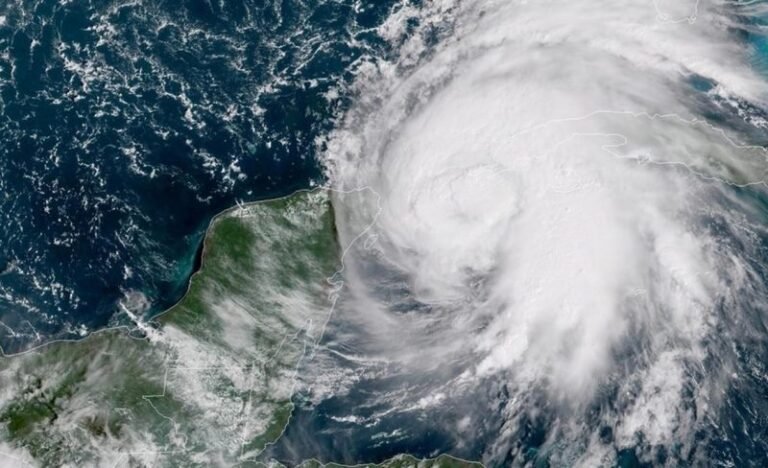 Tres huracanes de gran intensidad impactarían la Península de Yucatán en este 2025: Conagua