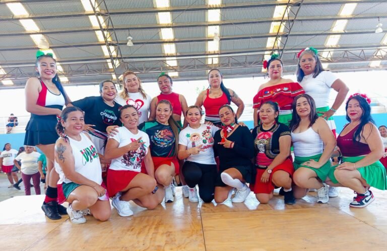 Con súper clase de zumba, 200 mujeres de Kanasín celebran el 15 de septiembre