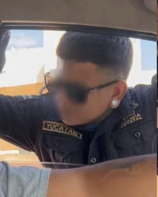Video viral pone contra las cuerdas a influencer yucateco: podría ir a prisión por vestir uniforme policial