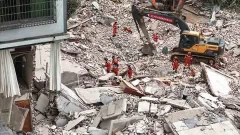 Fuerte terremoto en el sur de China deja muertos y miles de evacuados