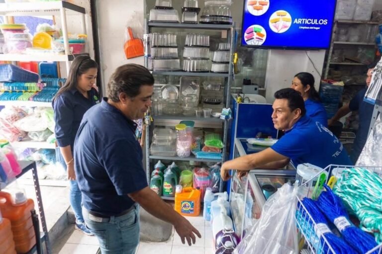 De vender para sobrevivir a consolidar su negocio: hermanos de comisaría meridana crecen con apoyo municipal